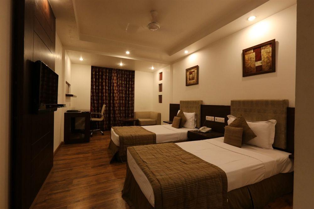 Hotel Le Roi Near New Delhi Railway Station Zewnętrze zdjęcie