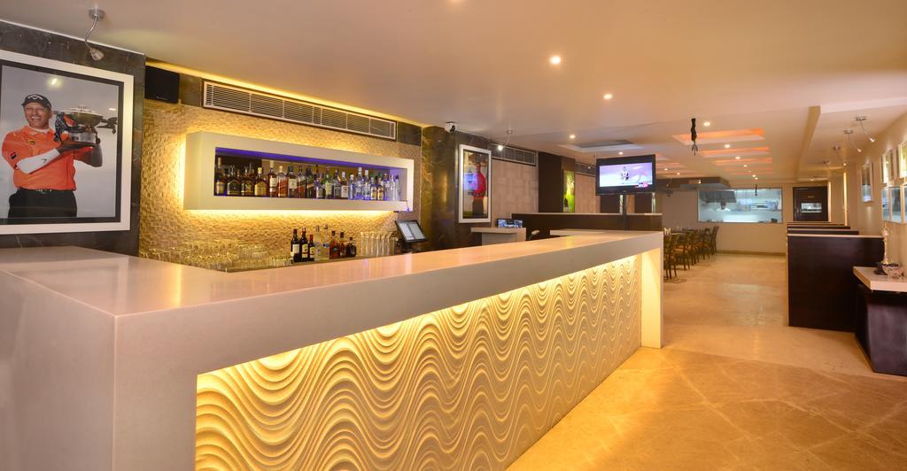 Hotel Le Roi Near New Delhi Railway Station Zewnętrze zdjęcie