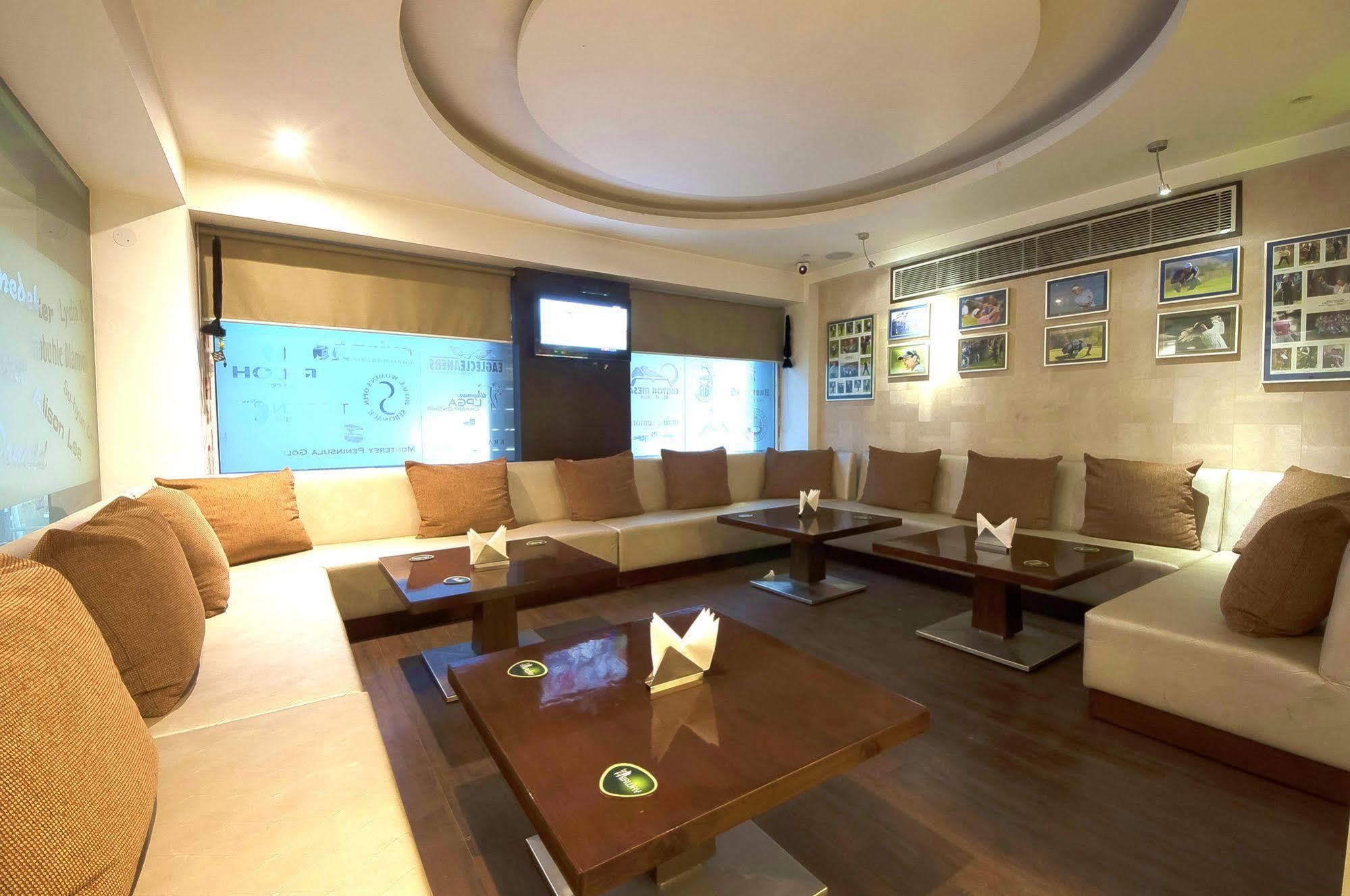 Hotel Le Roi Near New Delhi Railway Station Zewnętrze zdjęcie
