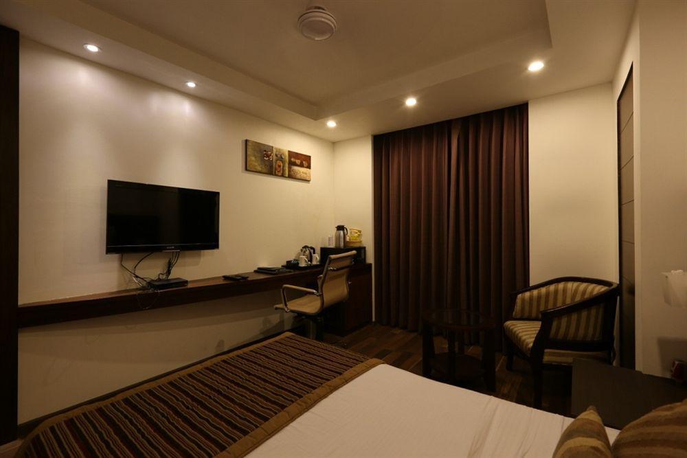 Hotel Le Roi Near New Delhi Railway Station Zewnętrze zdjęcie